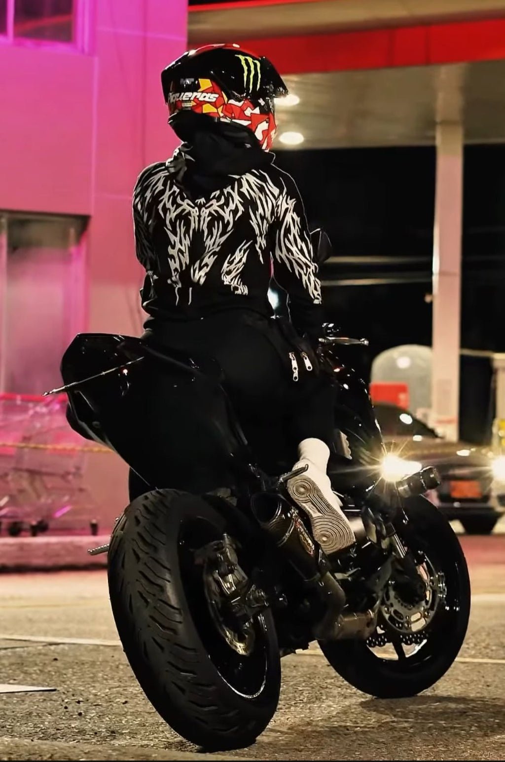 TRIBAL HOODIE - BLACK